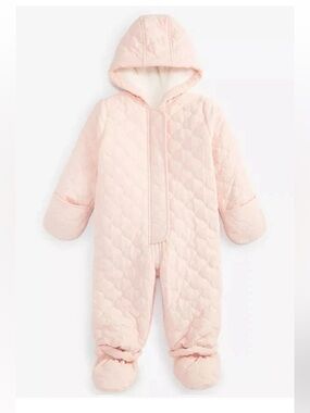 First Impressions NWT size 24 Months Pink Sherpa Lined Snowsuit retails 65$